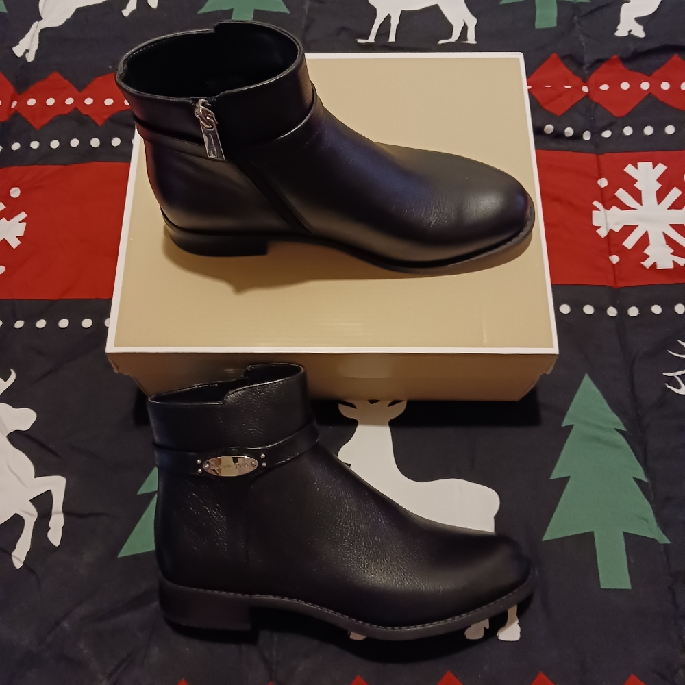 Michael Kors Finley Flat Leather Booties